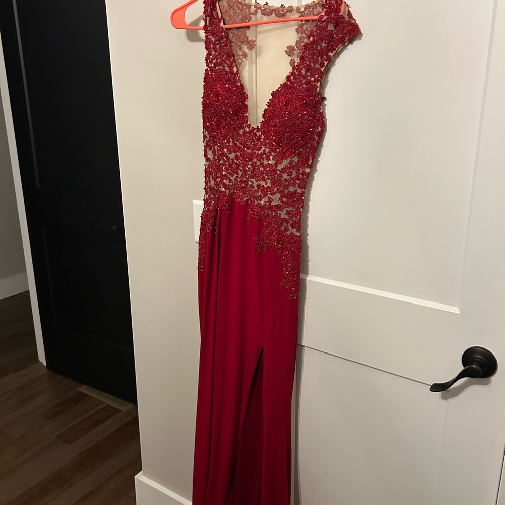 Elegant Red Lace Evening Gown.  Like new - Picture 3 of 15